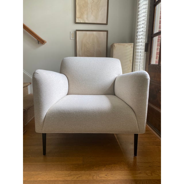 Mid-Century Modern Matteo Leather and Linen Lounge Chair For Sale - Image 3 of 6