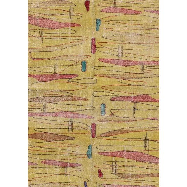Keivan Woven Arts, Tu-Mtu-136060, Vintage Turkish Mid-Century Modern Rug in Yellow Color and Modern Design For Sale - Image 4 of 11