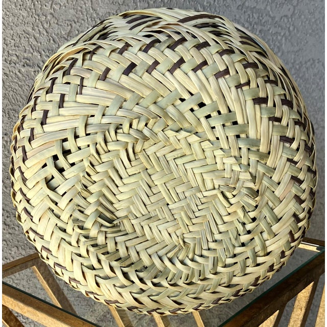 Textile Late 20th-Century Perfectly-Sized Tarahumara Handwoven Sotol Leaf Basket Cachepot, Mexico For Sale - Image 7 of 17
