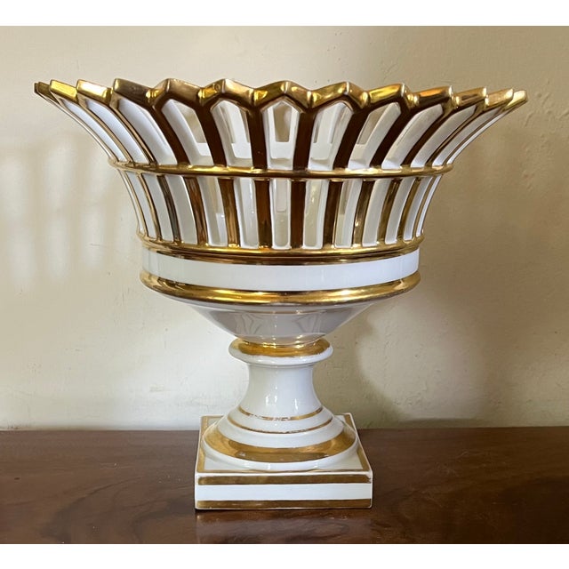 Antique 19th Century Old Paris Porcelain Gilt Reticulated Pedestal Basket or Corbeille For Sale In New York - Image 6 of 12