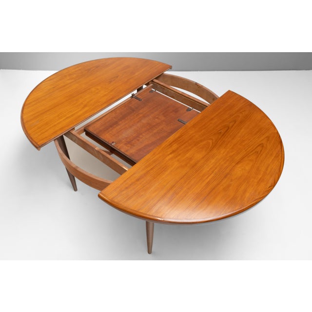 Brown Vintage Extendable Table from G-Plan, 1960 For Sale - Image 8 of 13