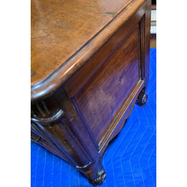 Early 19th Century Early 19th Century French Provincial Louis XV Walnut Petite Commode (Table De Chevet), Circa 1790–1825 For Sale - Image 5 of 18