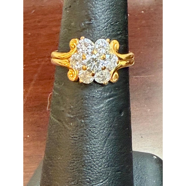 1.0 Carat, 7 Diamonds Traditional Men's Ring 14 Karat White Gold Ring Estate For Sale - Image 4 of 8