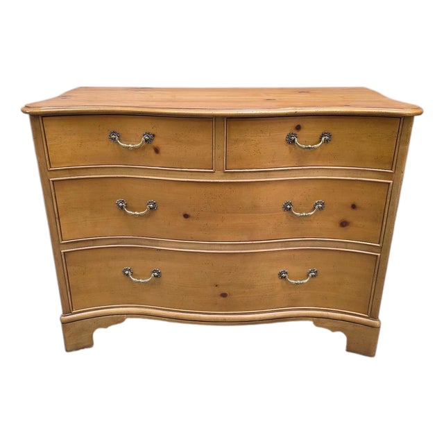 Late 20th Century Baker Furniture Georgian Style Serpentine Pine Chest of Drawers For Sale