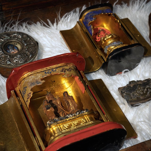 Round Tibetan Traveling Shrine With Twin Dragons, C. 1900 For Sale In Chicago - Image 6 of 6