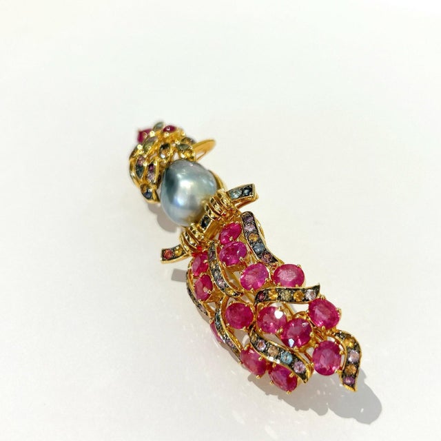 Early 21st Century The Bochic "Orient" Pearl, Rubies & Sapphires Pendant Set In 18K Gold & Silver For Sale - Image 5 of 18