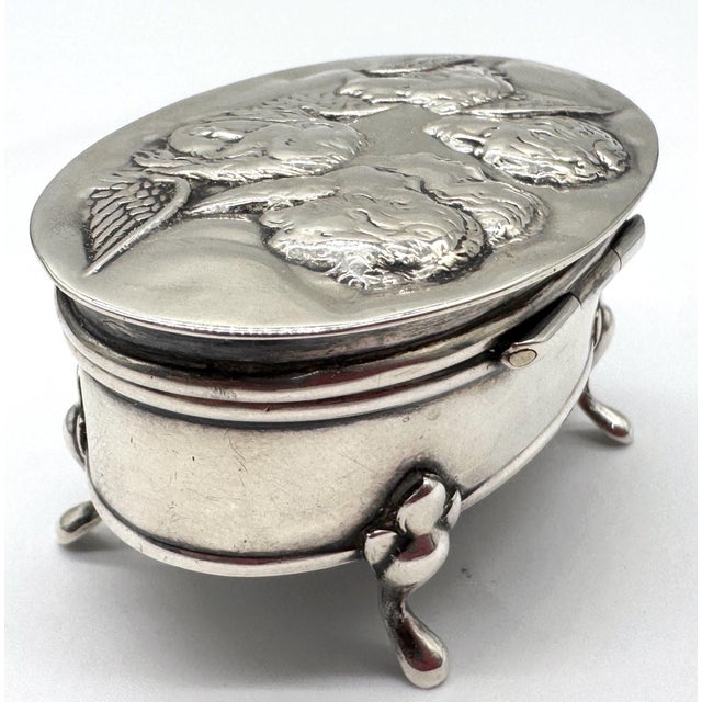 Edwardian Sterling Silver Oval Trinket Box Raphael Angel Heads, Birmingham, 1912 For Sale - Image 10 of 18