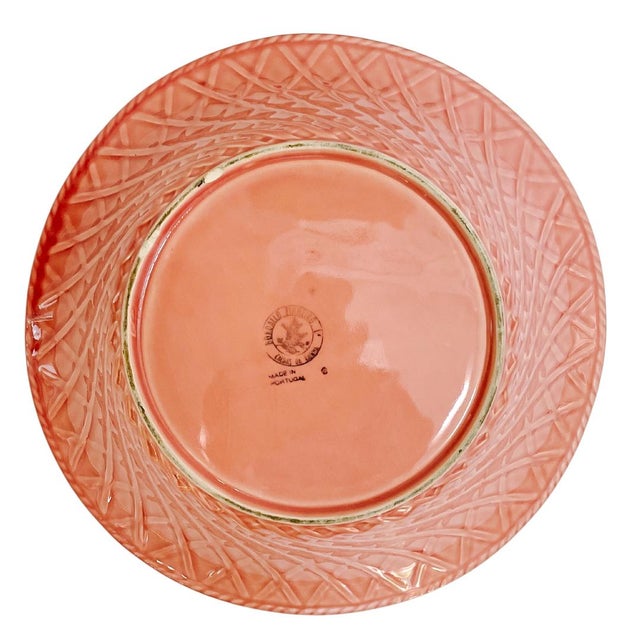 Bordallo Pinheiro 1990s Large Pink Leaf Salad Serving Bowl by Bordallo Pinheiro For Sale - Image 4 of 4