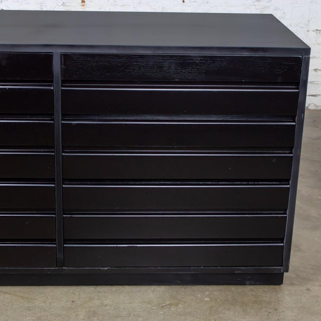 Mid-20th Century MCM Dresser by Sligh Furniture Cross Country Line With Black Painted Frame For Sale - Image 12 of 18