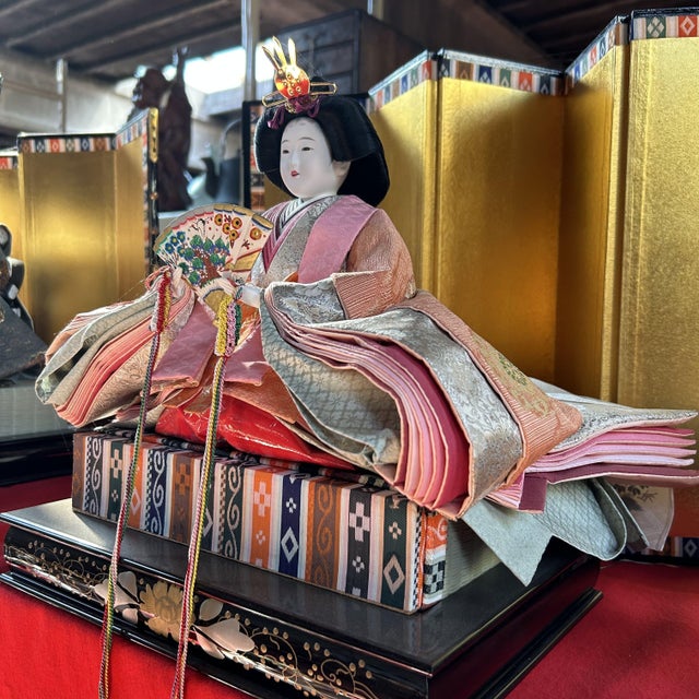1980s Large Hina Ningyō Emperor & Empress Complete Court Figures, 1980s, Set of 35 For Sale - Image 5 of 18