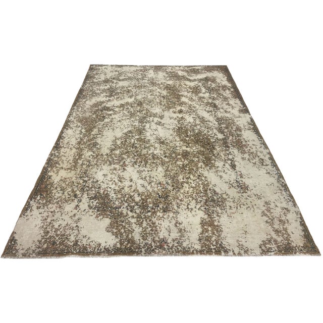 Vintage rug | Size: 285 x 196 cm | Hand-knotted and elaborately reworked | Knot density: High-quality workmanship |...