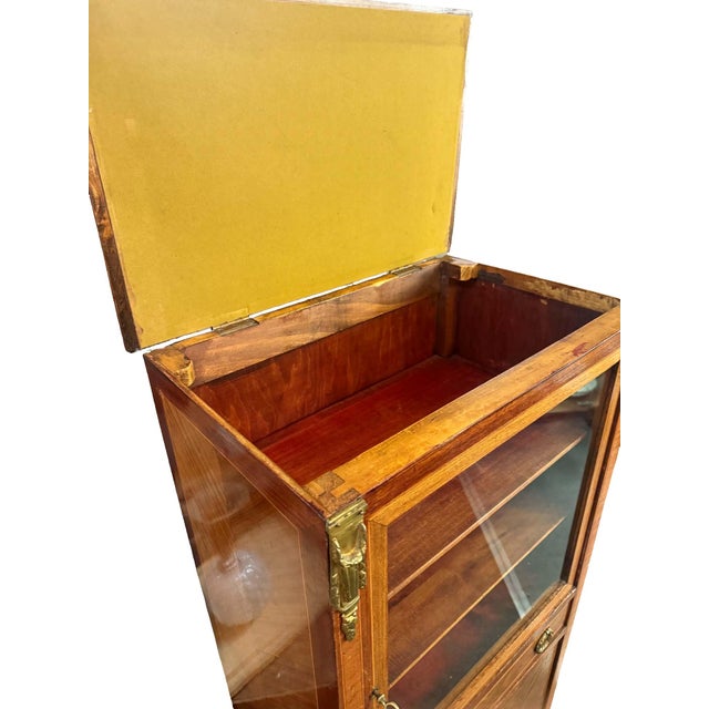 Louis XVI Marquetry Display Cabinet For Sale - Image 4 of 14
