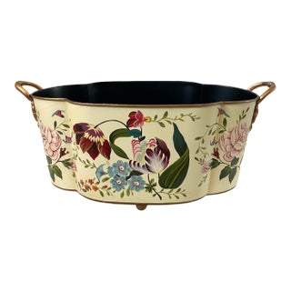 Williamsburg Collection Quatrefoil Floral Oval Tole Planter Cachepot. 20” For Sale