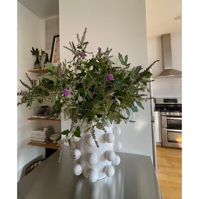 Kelly Wearstler Blanc Pop Vase A sculptural statement piece by renowned designer Kelly Wearstler, the Blanc Pop Vase...