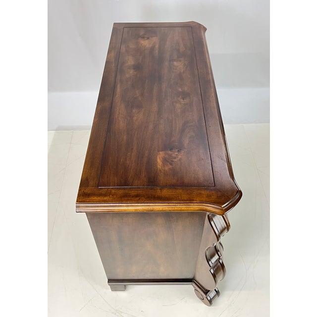 Late 20th Century Henredon Viennese/French Provincial Bombe Chest or Commode For Sale - Image 12 of 17