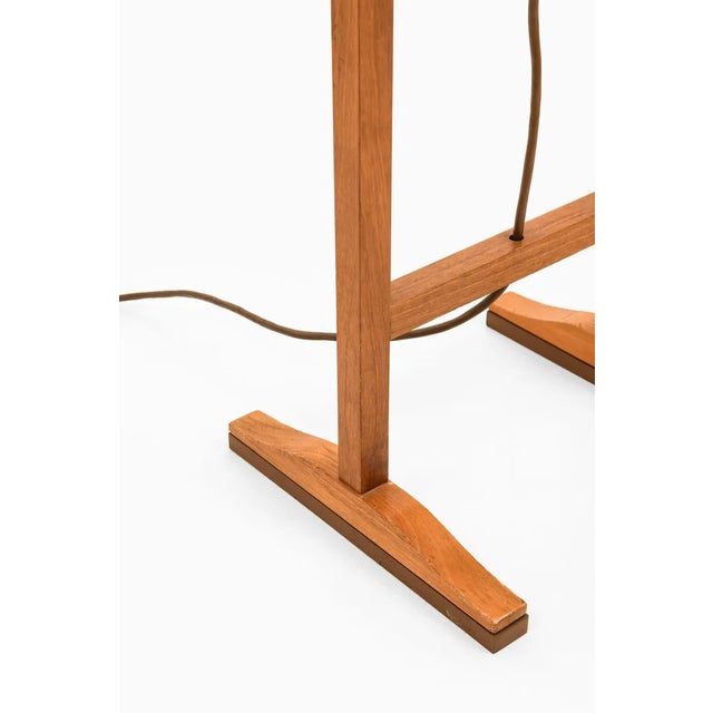 1950s Floor Lamps in Cherrywood and Brass with Lamp Shades attributed to Josef Frank, 1950s, Set of 2 For Sale - Image 5 of 10