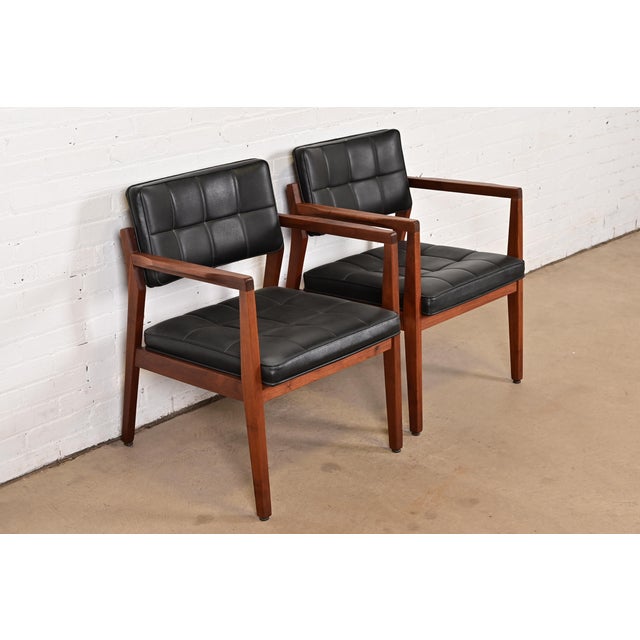 Jens Risom Style Mid-Century Modern Sculpted Walnut Lounge Chairs, Pair For Sale - Image 12 of 12