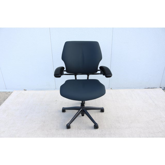 The freedom chair has revolutionized the way people sit, a winner of over 10 major design awards to date. It automatically...