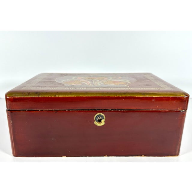 Art Nouveau Art Nouveau Red Lacquered Floral Box: Japanese Antique, Made in Japan For Sale - Image 3 of 10