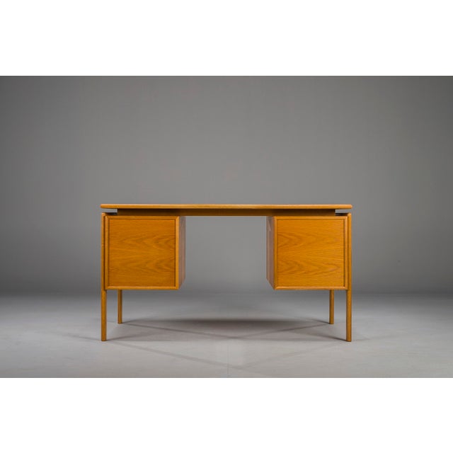 Khaki Mid-Century Oak Freestanding Desk from GV Møbler, 1970s For Sale - Image 8 of 18