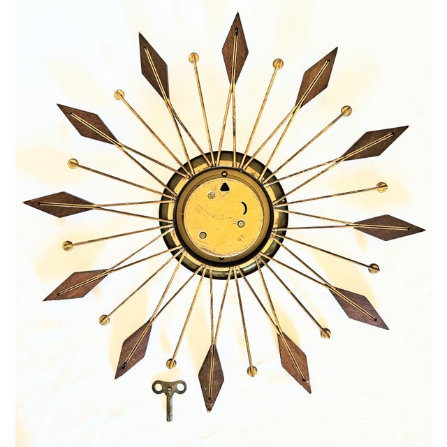 1950s 1950s MCM Starburst Wall Clock With Key For Sale - Image 5 of 7