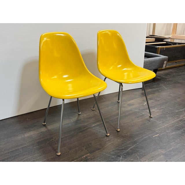 Mid-Century Modern Modernica Case Study Fiberglass H-Base Side Chairs, Pair For Sale - Image 3 of 12