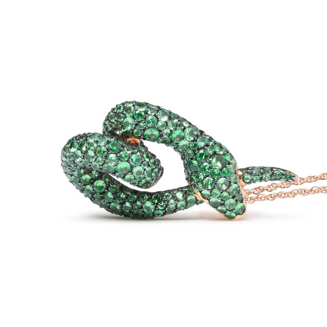 18K Rose Gold Round Green Tsavorite Gemstone Cluster Spiral Snake Design 18" Pendant Necklace (AAA+ Quality) For Sale - Image 4 of 6