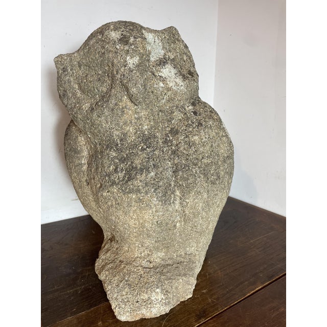 Impressive owl made of dense reconstituted stone. A substantial decorative piece. A distinctive object with a beautiful...