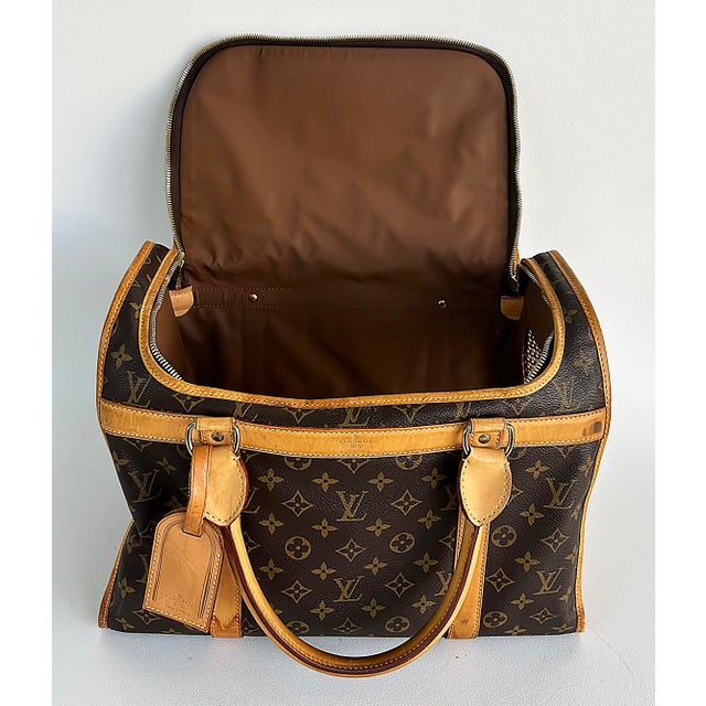 Modern Louis Vuitton Monogrammed Pet Carrier, Canvas, Cowhide, Mesh Window & Lining For Sale - Image 3 of 17