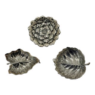 Buccellati Small Silver Accent Catch-Alls With Leaf & Floral Motif - Set of 3 For Sale