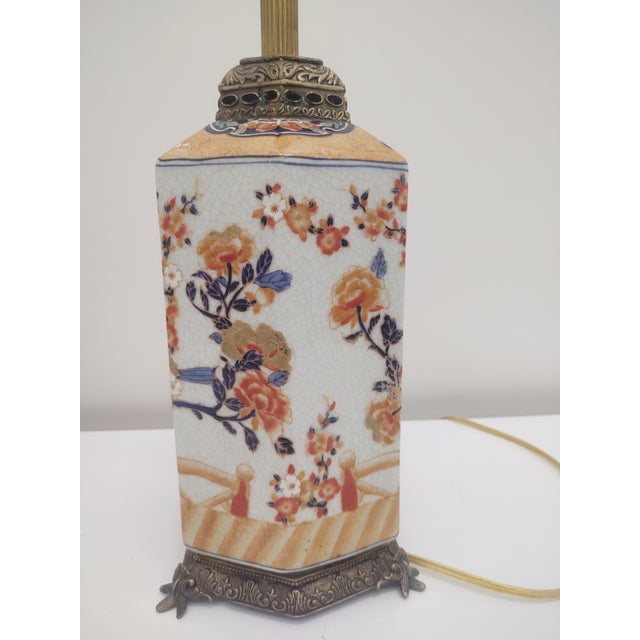 1990s Wildwood Chinoiserie Handpainted Hextagional Lotus Arts Lamp- A Pair For Sale - Image 10 of 14