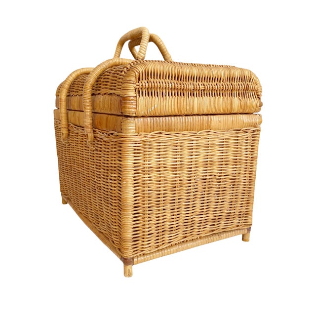 Discover the charm of outdoor dining with our Vintage Lidded Wicker Picnic Basket, expertly crafted to combine...