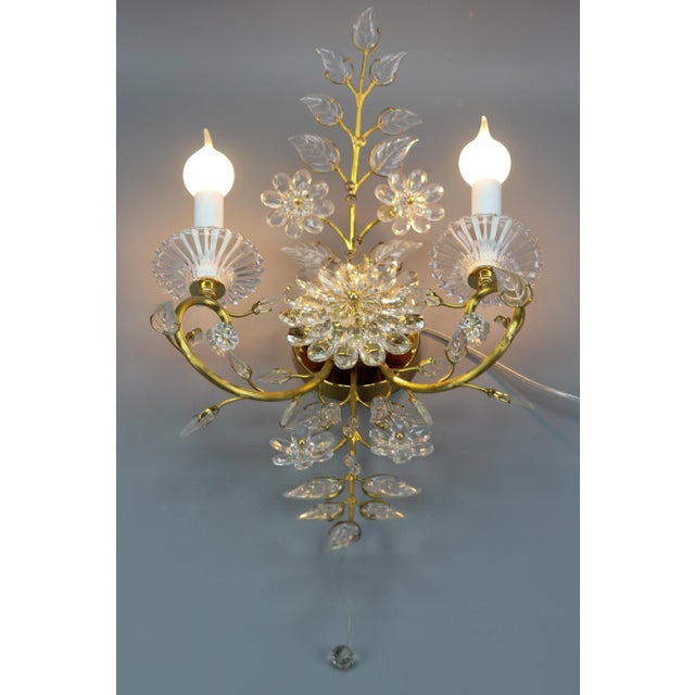 Hollywood Regency German Floral Wall Sconce in Crystal and Brass by Palwa for Palme & Walter, 1960s For Sale - Image 3 of 18