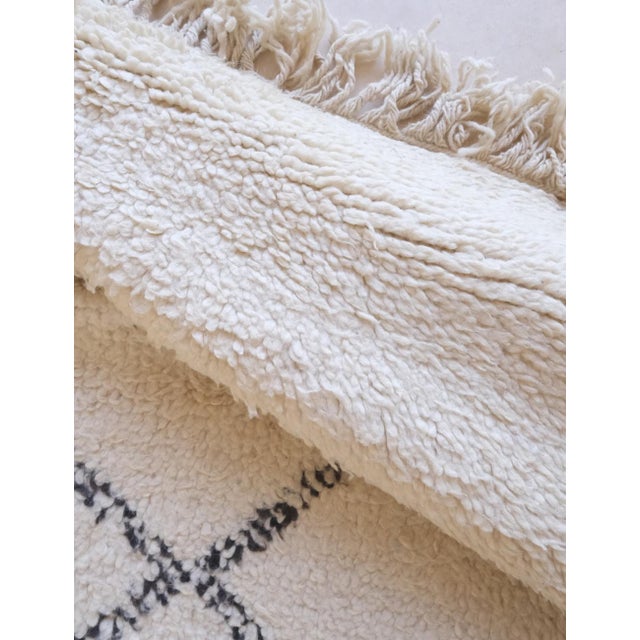Moroccan Beni Ourain Wool Rug - 9.3 X 6.7 Ft For Sale In Cleveland - Image 6 of 8