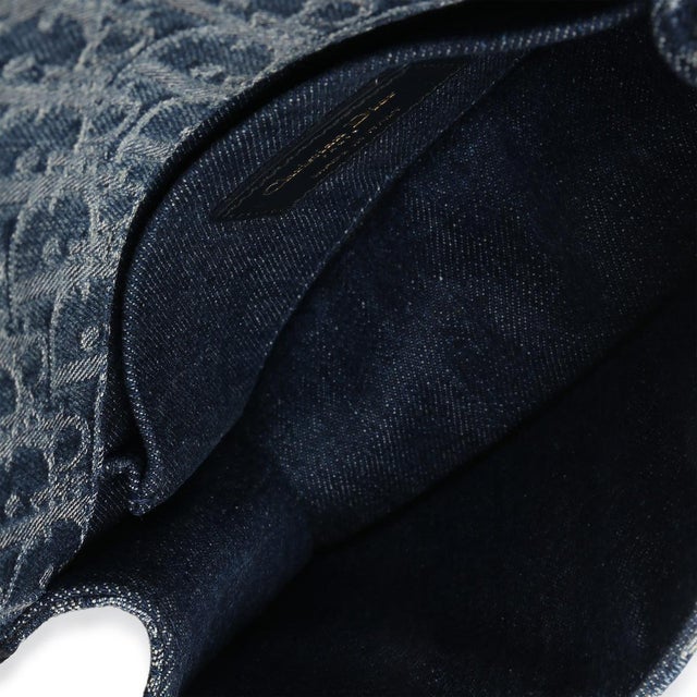 Blue Denim Oblique 30 Montaigne East West Chain Bag For Sale - Image 10 of 10