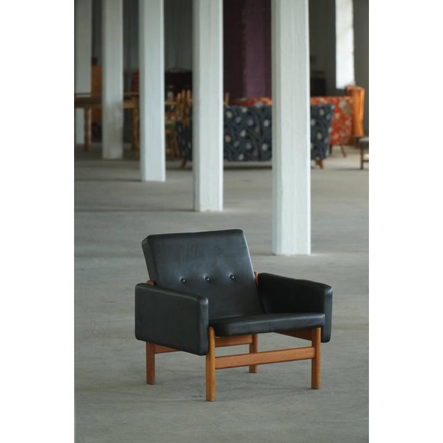 Easy Chair in Oak and Leather by Jørgen Bækmark for FDB Møbler, Denmark, 1960s For Sale - Image 9 of 18