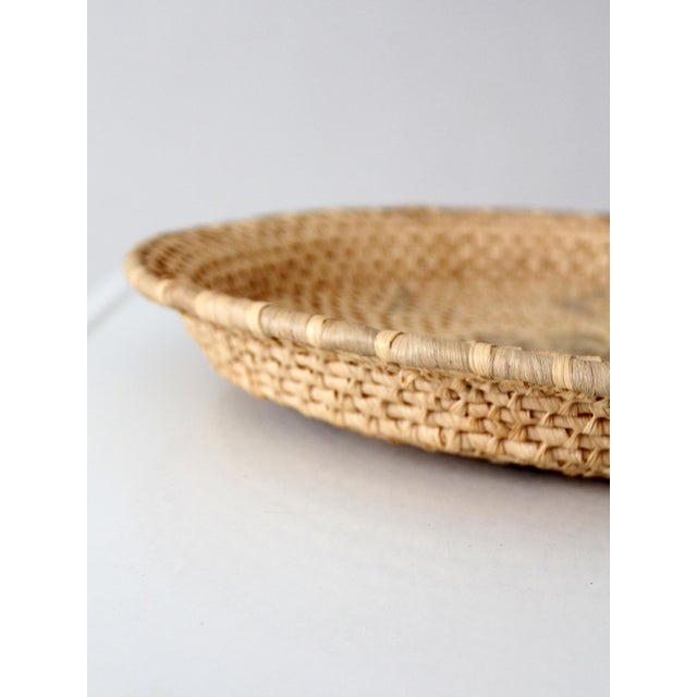 Late 20th Century Vintage Handwoven Southwestern Basket Tray For Sale - Image 5 of 10