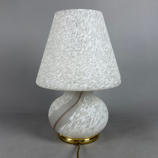 1970s Mushroom Table Lamp in Satin White Spotted Murano Glass, 1970s For Sale - Image 5 of 17