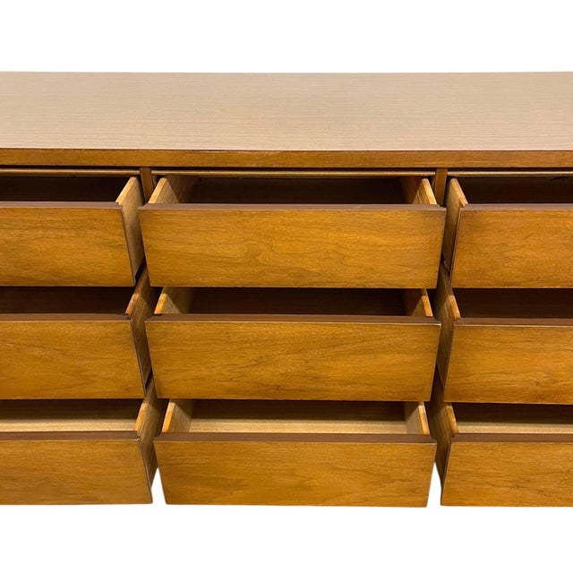 1970s 1970s Mid Century Modern 9 Drawer Lowboy Dresser With Dovetail Drawers and Tapered Legs For Sale - Image 5 of 9