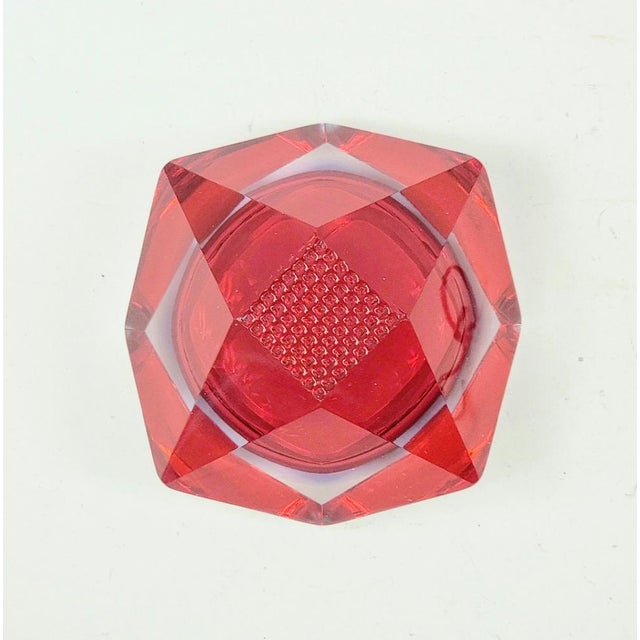 Diamond-Shaped Sommerso Murano Faceted Glass Ashtray by Flavio Poli for Seguso, Italy, 1970s For Sale - Image 6 of 7