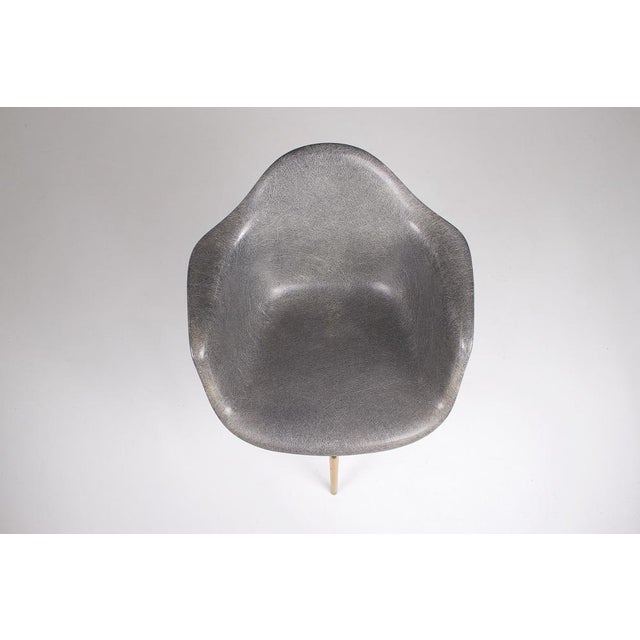 Paw Swivel Chair in Fiberglass by Charles & Ray Eames for Herman Miller, 1953 For Sale - Image 9 of 12