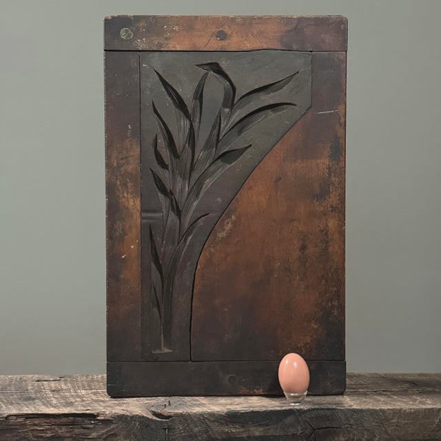 Antique 19th-Century Neoclassical Plaster Wood and Metal Mold – Botanical Motif For Sale - Image 4 of 11