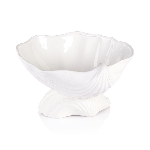Inspired by the organic beauty of ocean treasures, the La Coquille Clam Shell Bowl captures the elegance of coastal...