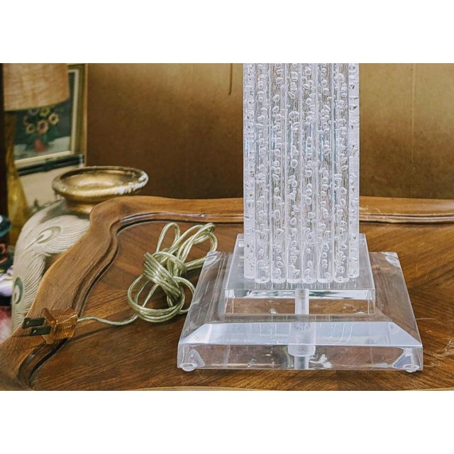 Vintage Acrylic Lucite Bubbling Table Lamp 60’s For Sale - Image 9 of 9