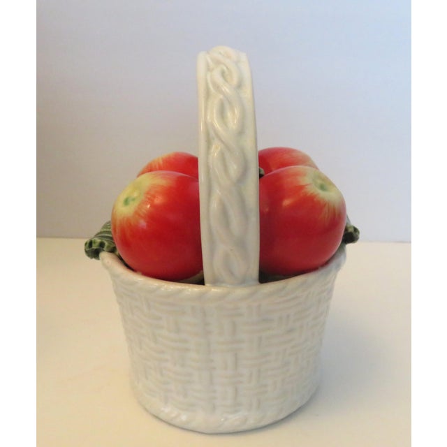 1980s Portugal Subtil Caldas Da Rainha Ceramic Apples in a White Basket VTG For Sale - Image 5 of 11