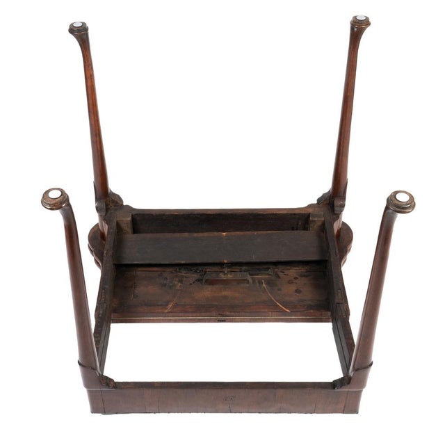 English Queen Anne Walnut Flip Top Concertina Game Table, 1720 For Sale In Chicago - Image 6 of 6