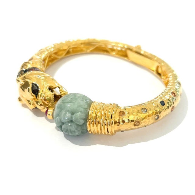 Early 21st Century Bochic "Orient" Carved Vintage Mint Jade Bangle Set In 18K Gold & Silver For Sale - Image 5 of 18