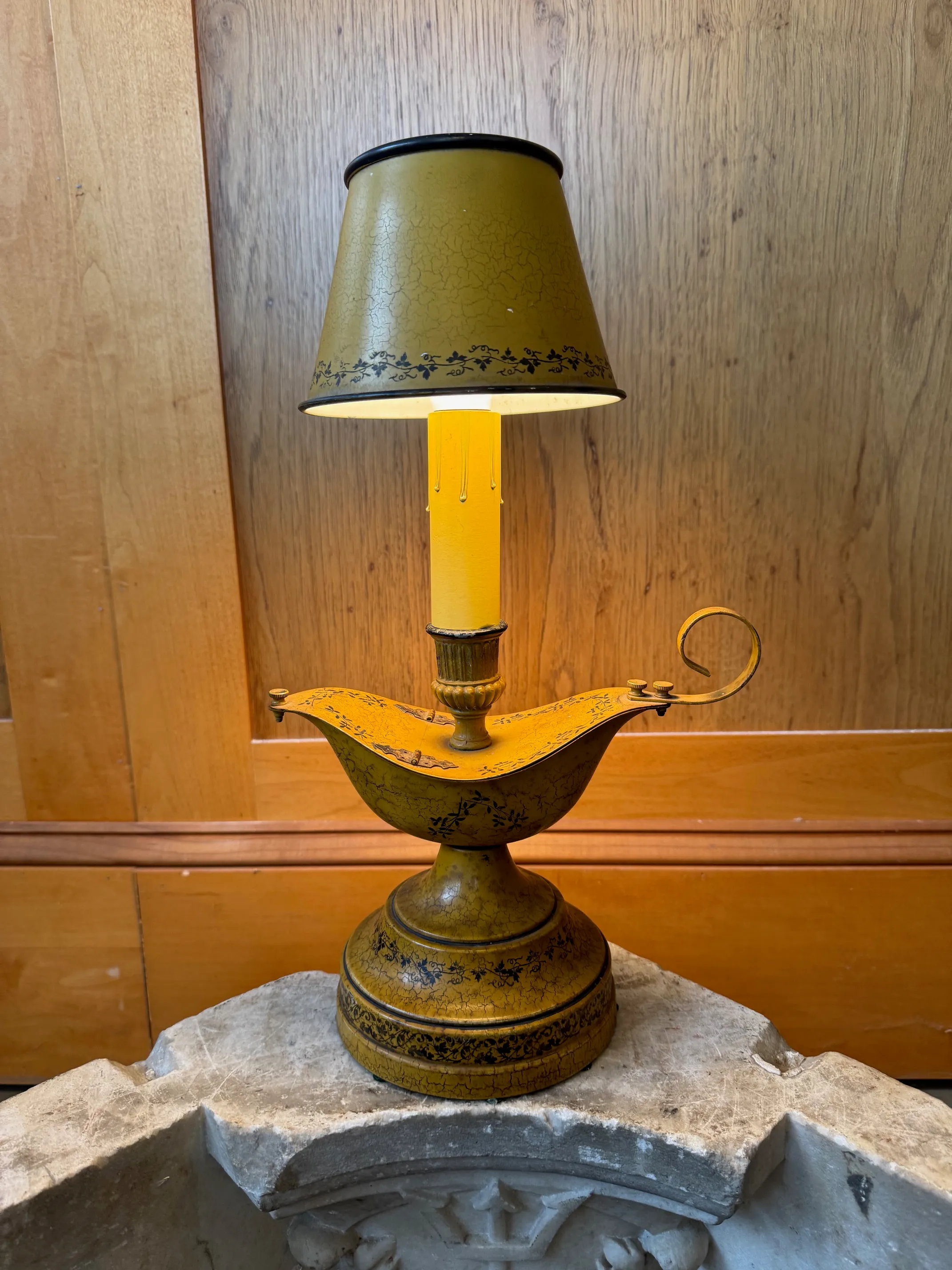 Vintage Italian Single Light Mustard & Black Tole Ware Electric