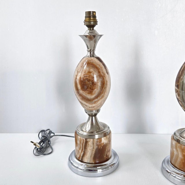 Very good overall condition. Minor signs of wear. Original plug and switch, in working order. Height 37.5 cm. Diameter 13...