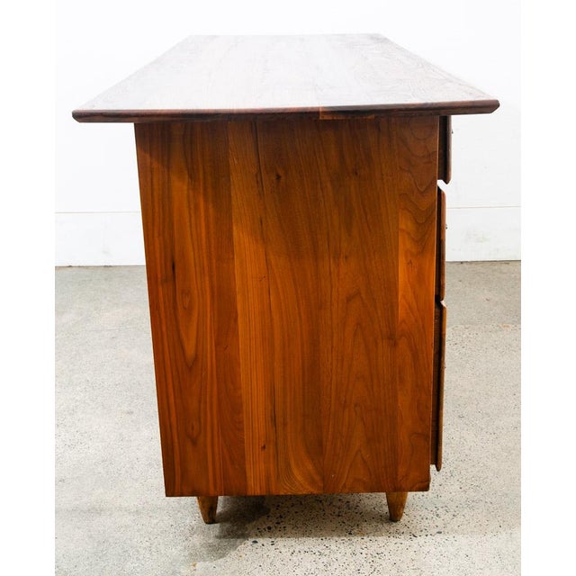 1960s Mid Century Modern Desk Solid Walnut Executive Office Ace Hi 6 Drawer Floating For Sale - Image 4 of 11